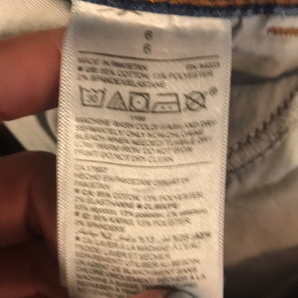 3 for $15 🦋🦋 Old navy mid rise Rockstar jeans - Picture 9 of 9
